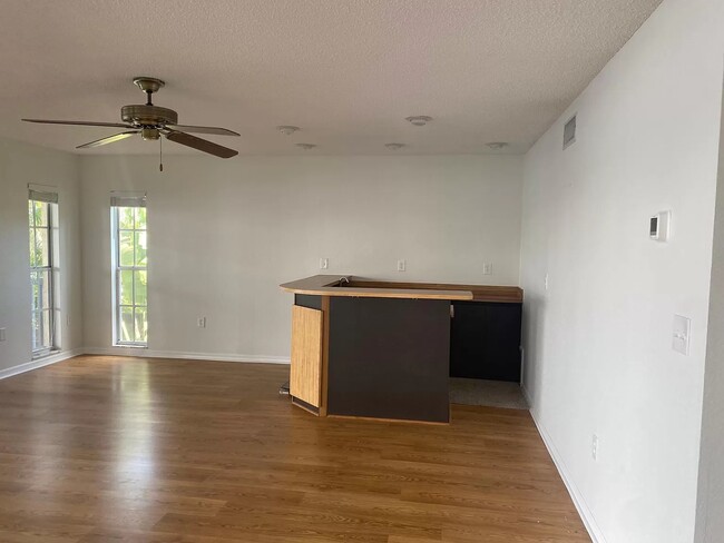 Building Photo - 7845 Boca Ciega Dr