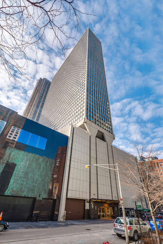 Building Photo - 111 E Chestnut St