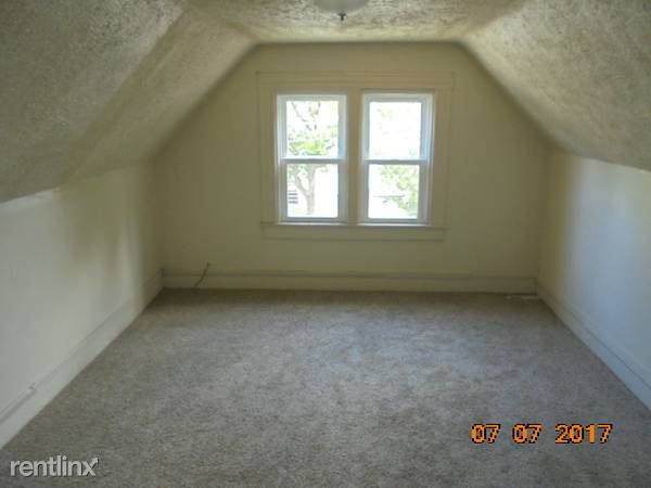Building Photo - 29 Eiffel Pl