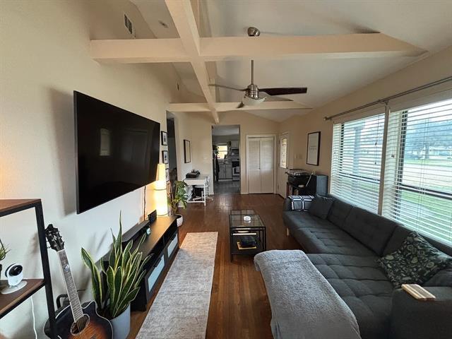 Foto del edificio - 816 E Texas St