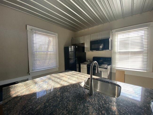 Building Photo - 323 The Plaza