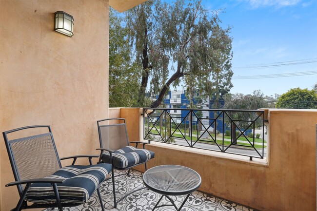 Foto del edificio - 16123 Sunset Blvd