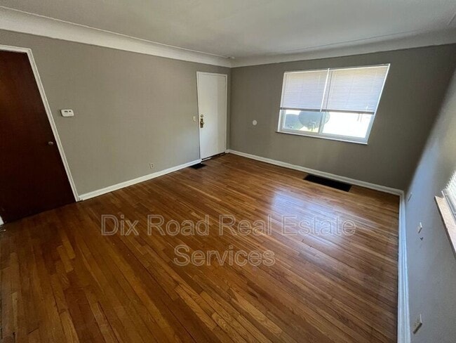 Foto del edificio - 2390 Harrison Ave