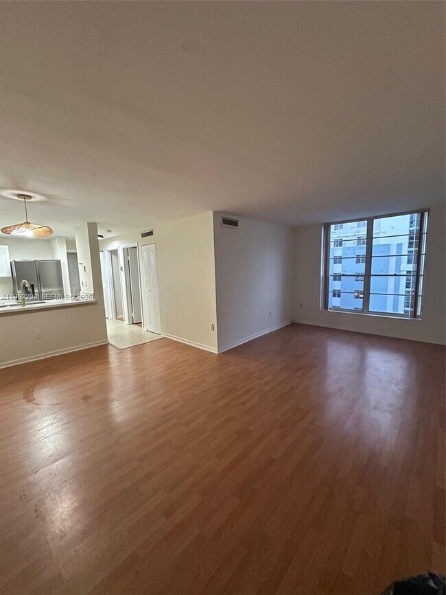 Foto del edificio - 210 SW 11th St