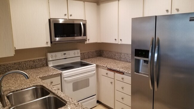 Foto del edificio - Beautiful 2 Bed, 2 Bath Condo in Great Valley Village Neighborhood