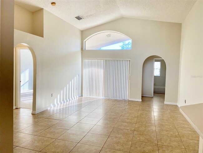 Foto del edificio - 623 Hardwood Cir
