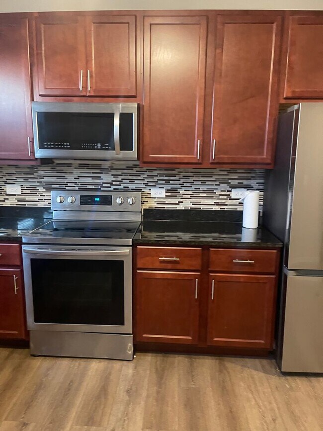 Building Photo - 2996 N Ridgeway