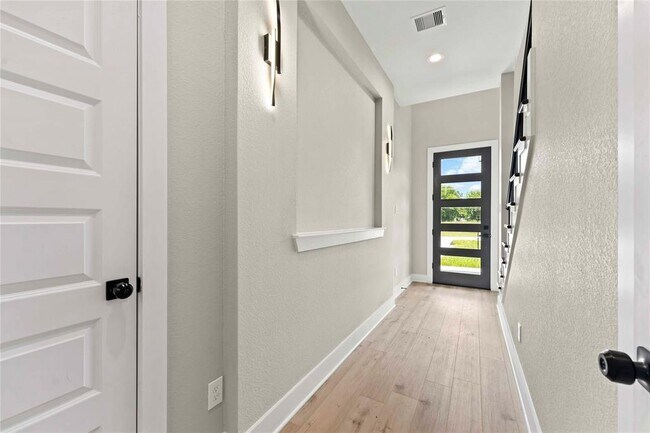 Foto del edificio - 9227 Ashville Dr