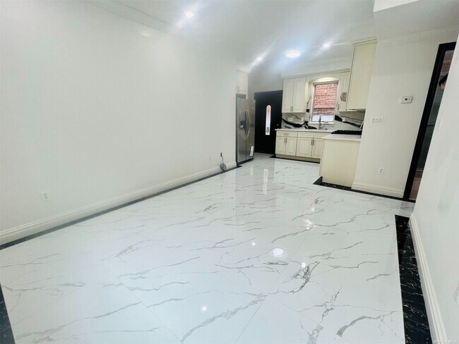 Foto del edificio - 42-15 216th St