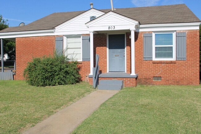 Foto del edificio - CLOSE TO TINKER! *PROMO FIRST FULL MONTH FREE!