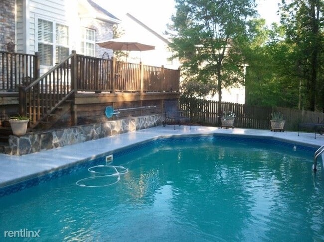 Building Photo - 4 br, 3.5 bath House - 104 White Tail Ct