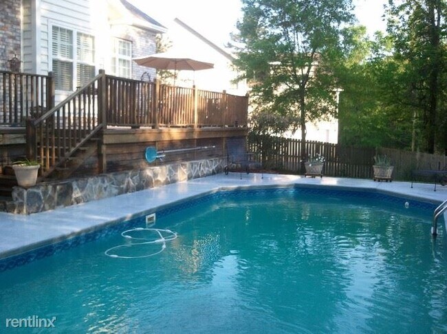 Foto del edificio - 4 br, 3.5 bath House - 104 White Tail Ct