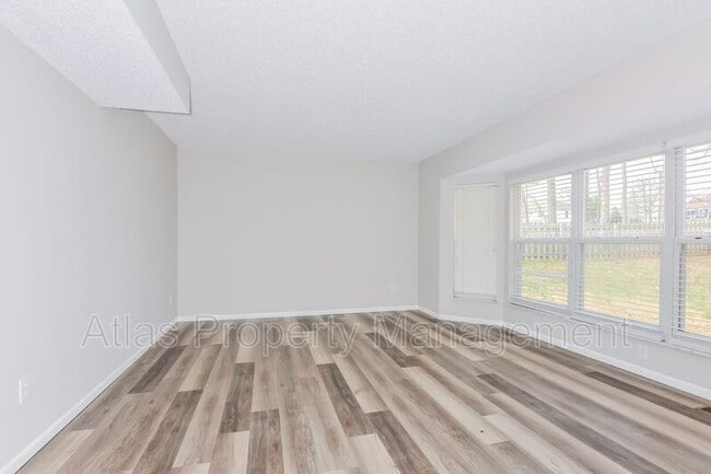 Building Photo - 620 Bennington Dr
