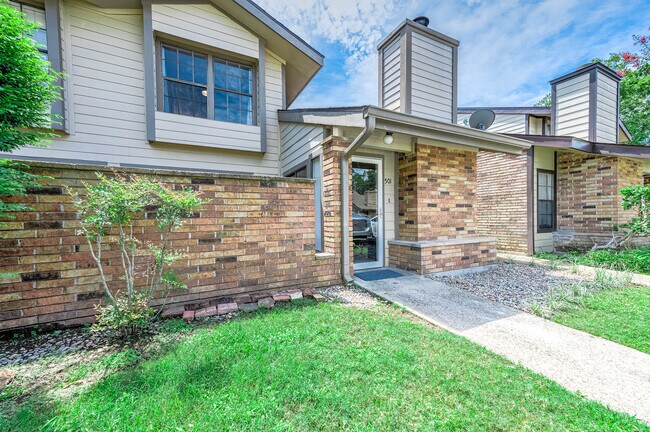 Front Door - 200 Pecan Dr