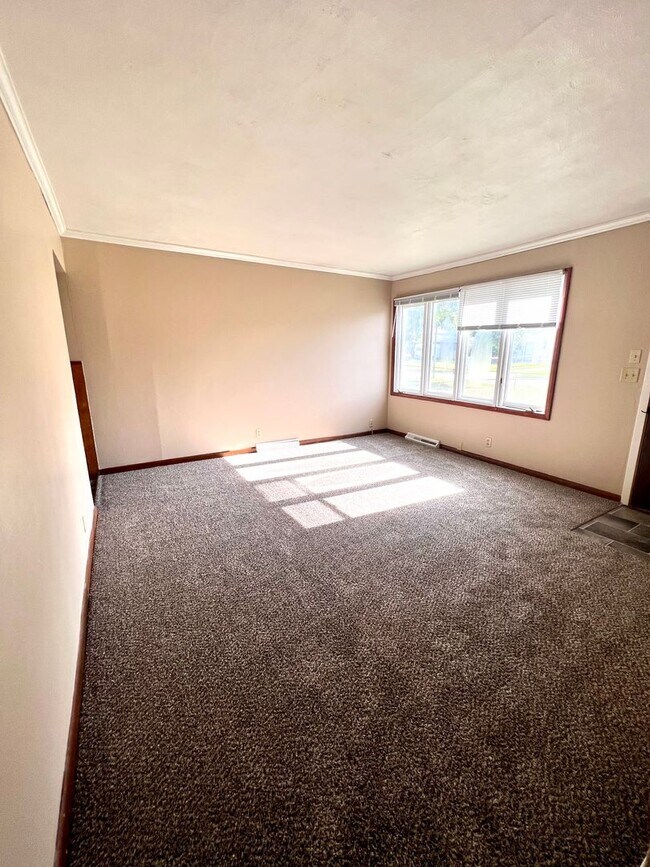 Foto del edificio - Beautiful 3 bed South Omaha/Hanscom Park Home COMING SOON!