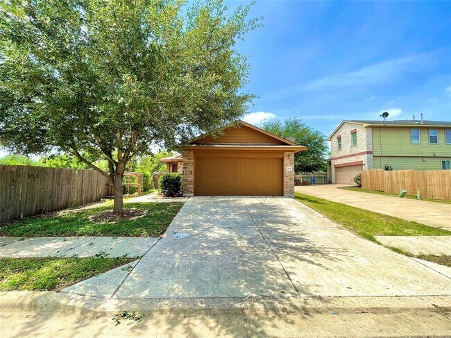 Building Photo - 3101 Barksdale Dr