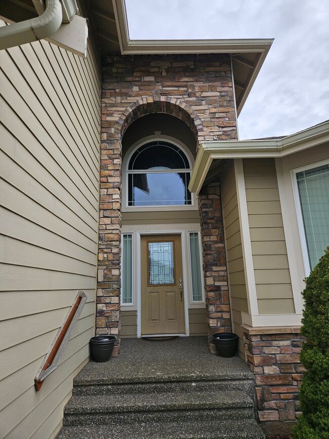 Building Photo - 4 Bedroom House for Rent in Ferndale