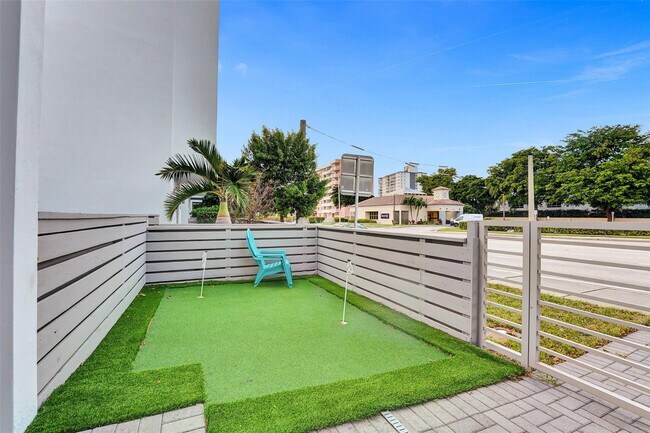 Foto del edificio - 1371 N Ocean Blvd