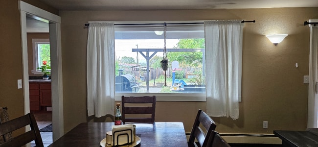 Building Photo - 1212 S 101st St