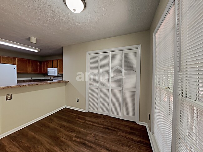 Foto del edificio - 926 Arbor Forest Landing SW