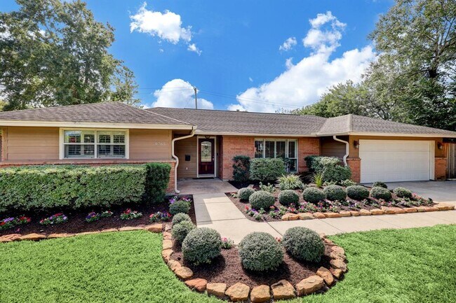 Building Photo - 9765 Oak Point Dr