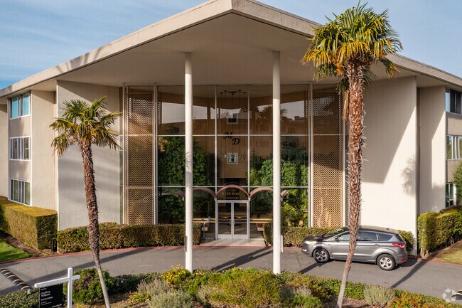 Entrance - Mark Diablo Apartments