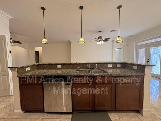 Foto del edificio - 8611 Olive Moss Ct