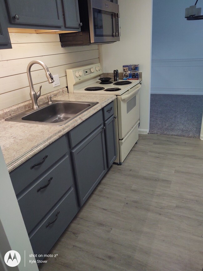 kitchen - 2109 Cedar Run Dr