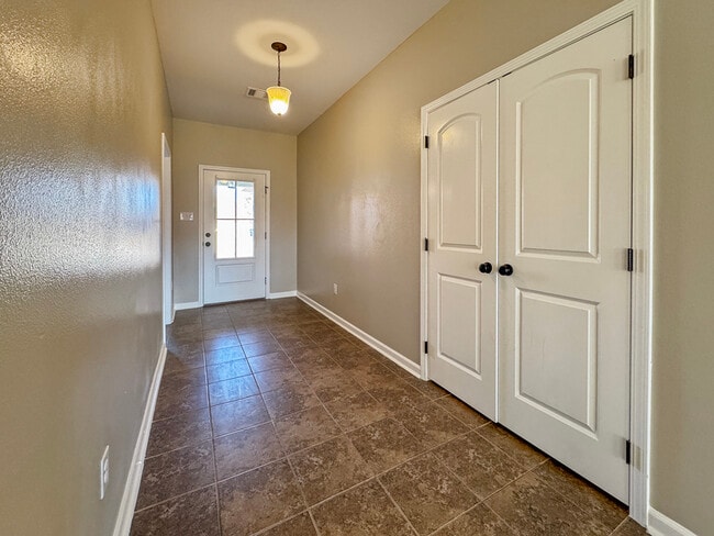 Foto del edificio - 1132 Eli Conner Dr