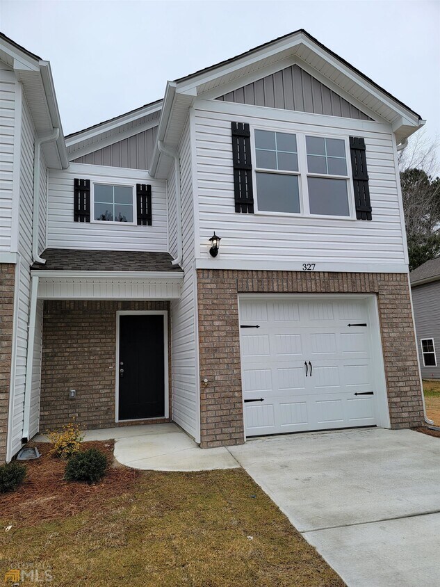 327 Pond View Rd, Macon, GA 31206 Townhouse for Rent in Macon, GA