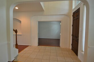Building Photo - 12110 Laurel Ct