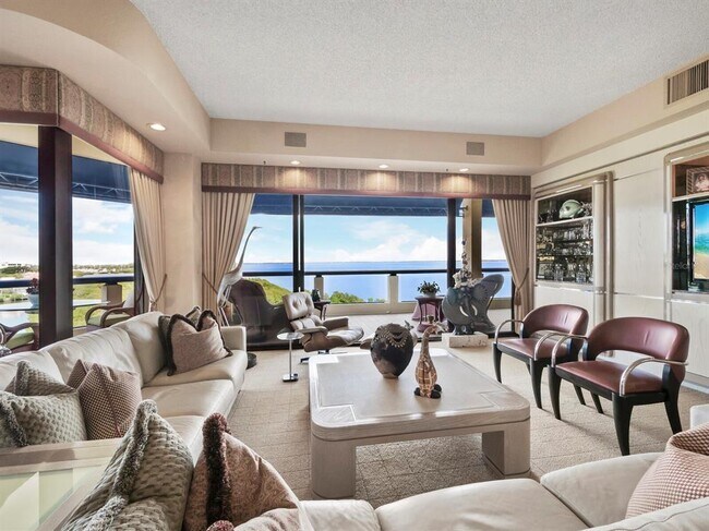 Building Photo - 2120 Harbourside Dr