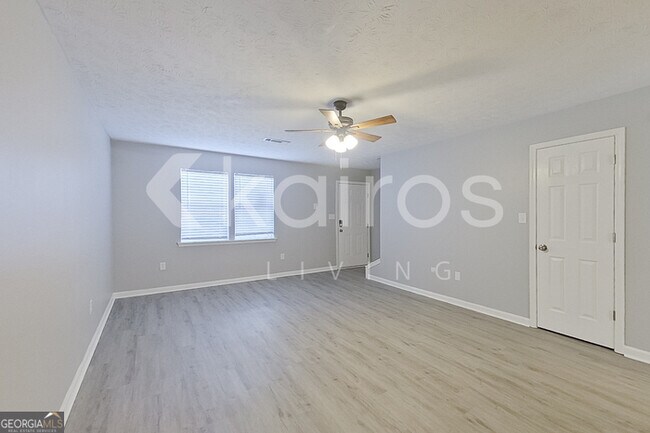 Foto del edificio - 160 Deer Pkwy