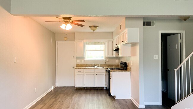 Building Photo - 7211 Stevenson Dr
