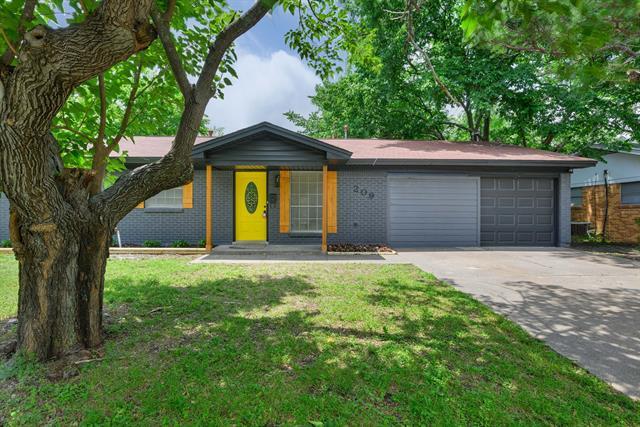 Building Photo - 209 NW Jill Ann Dr
