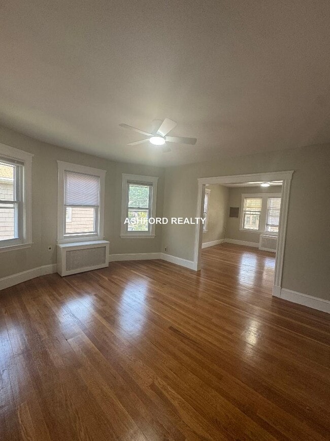 Building Photo - 724 Mt Auburn St