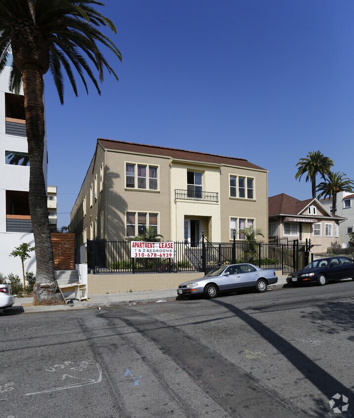 Building Photo - 969 S Serrano Ave