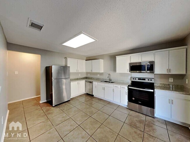 Foto del edificio - 9703 Cameron Creek