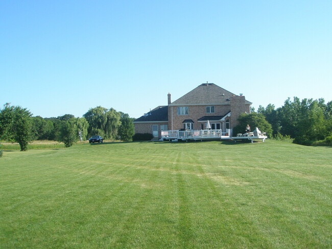 Building Photo - 13043 W Regan Rd