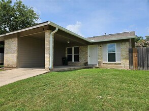 Building Photo - 6800 Lunar Dr