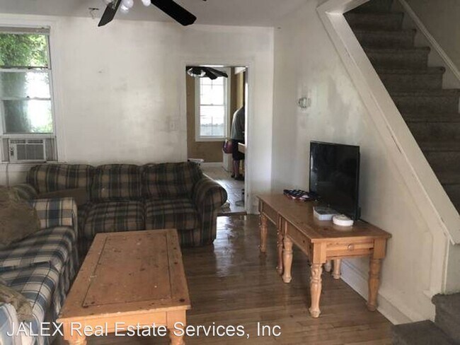 Building Photo - 3 br, 1 bath House - 53 Richard Avenue