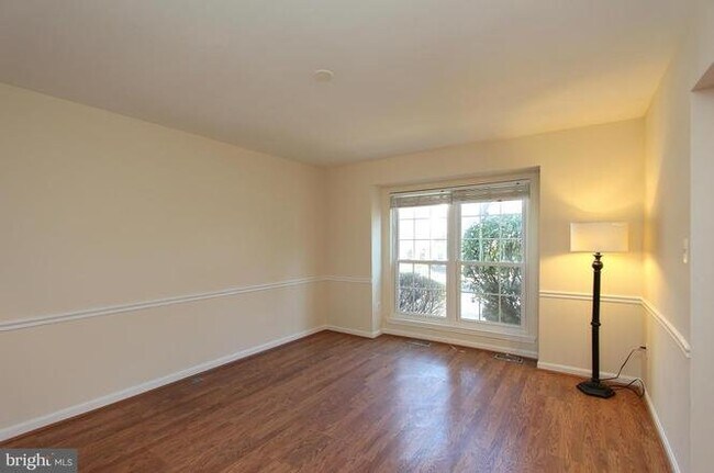 Building Photo - 1507 Ingram Terrace