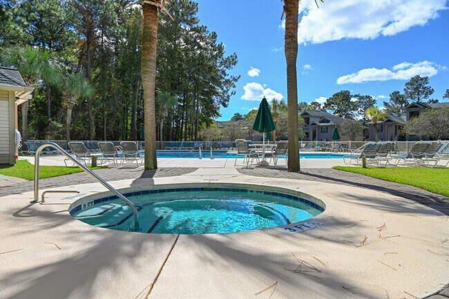 Foto del edificio - 568 Pinehurst Ln