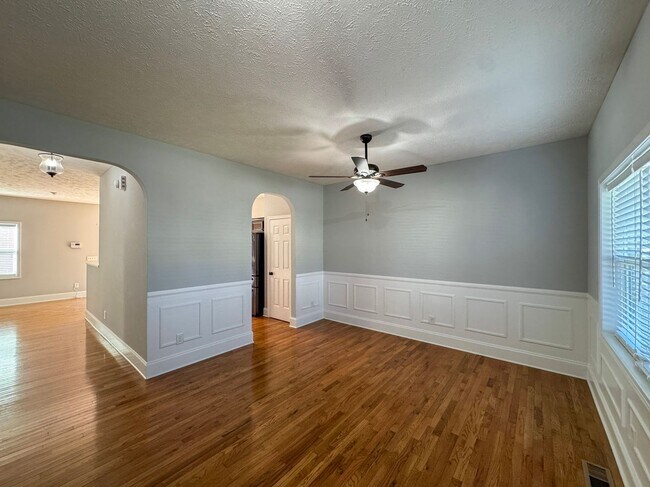 Foto del edificio - Stunning 4 Bed 2.5 Bath Home in Aberdeen