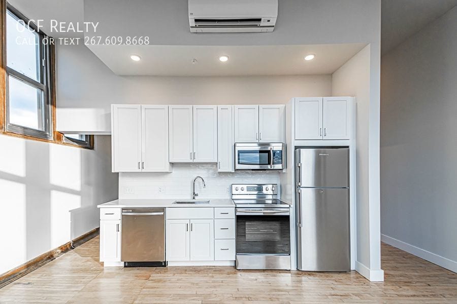 Primary Photo - Smith School JR 1 Bed Apt