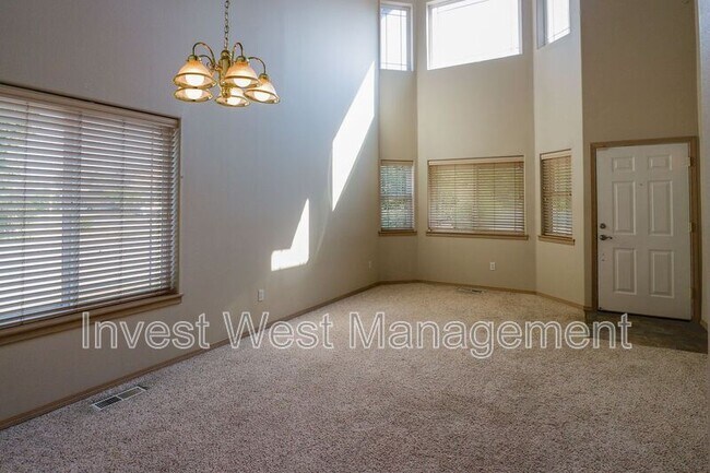 Foto del edificio - 16916 SE 2nd St
