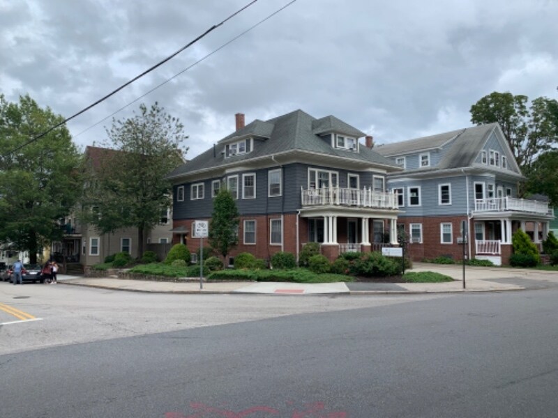 159 Governor St Unit 3, Providence, RI 02906 Apartment for Rent in