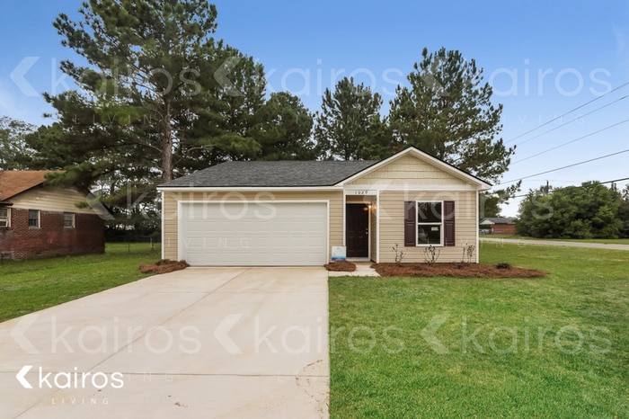 Primary Photo - 1029 E Macree Ter