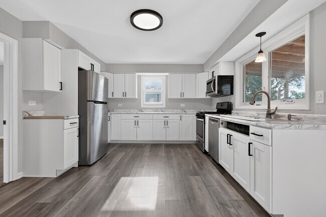Foto del edificio - 7945 W 91st St
