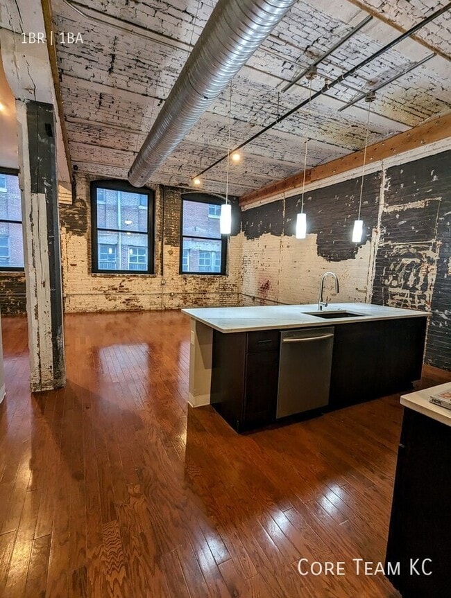 Building Photo - 1223 Union Ave